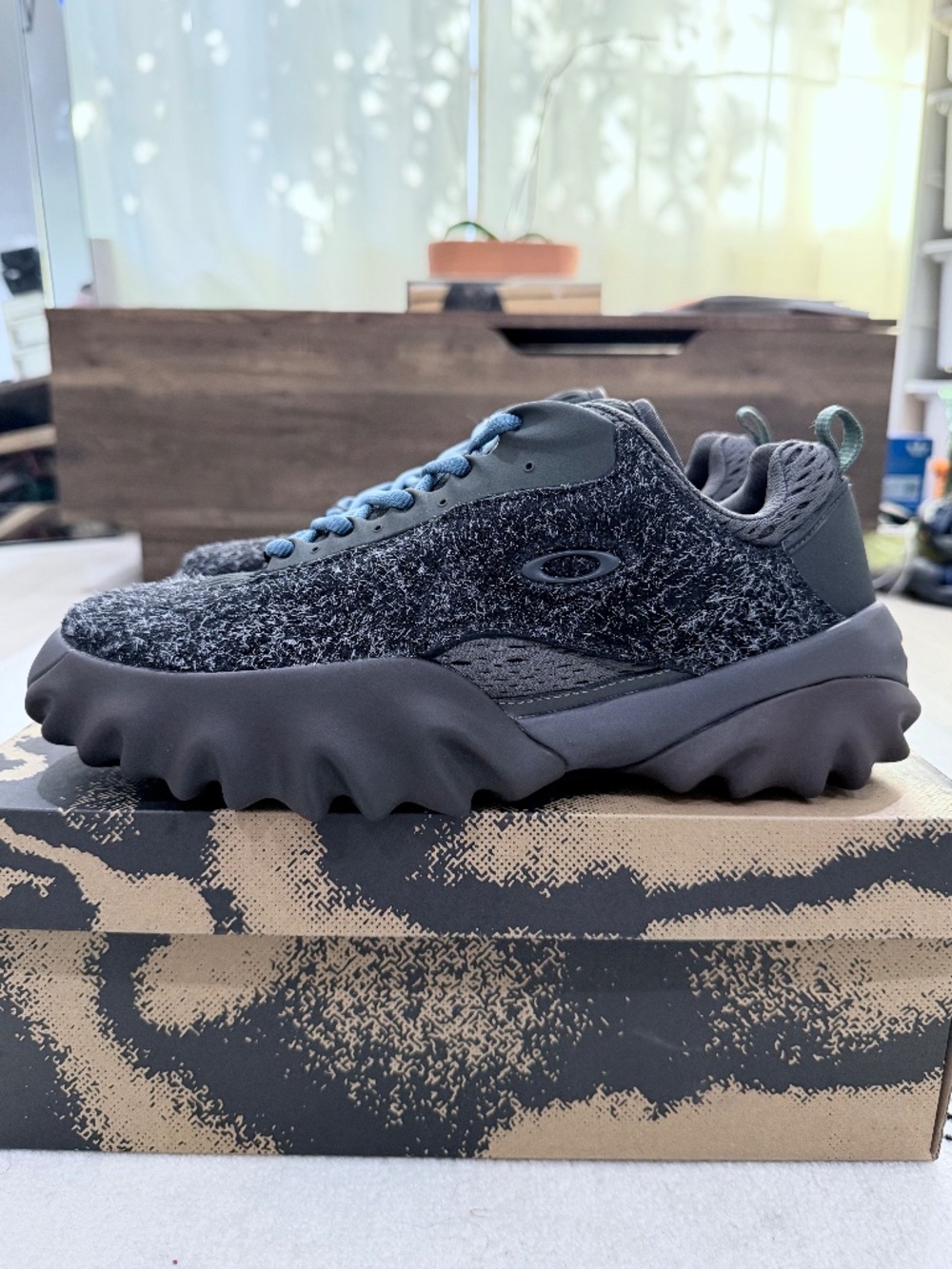 Oakley X Brand Dead Factory Team Suede Chop Saw - Hairy Ink / Demitase Sneakers